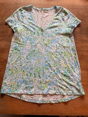 Lilly Pulitzer Blue & Green V-Neck Short Sleeve Tee